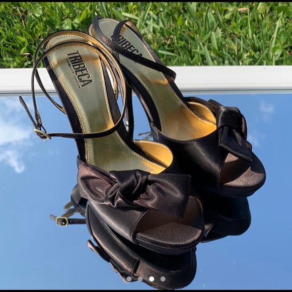 Kenneth Cole TriBeCa Heels - Picture 3 of 4